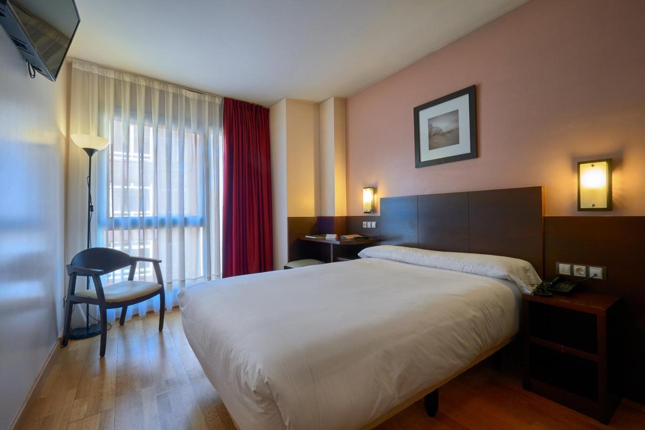 Hotel Castro Real Овьедо Экстерьер фото