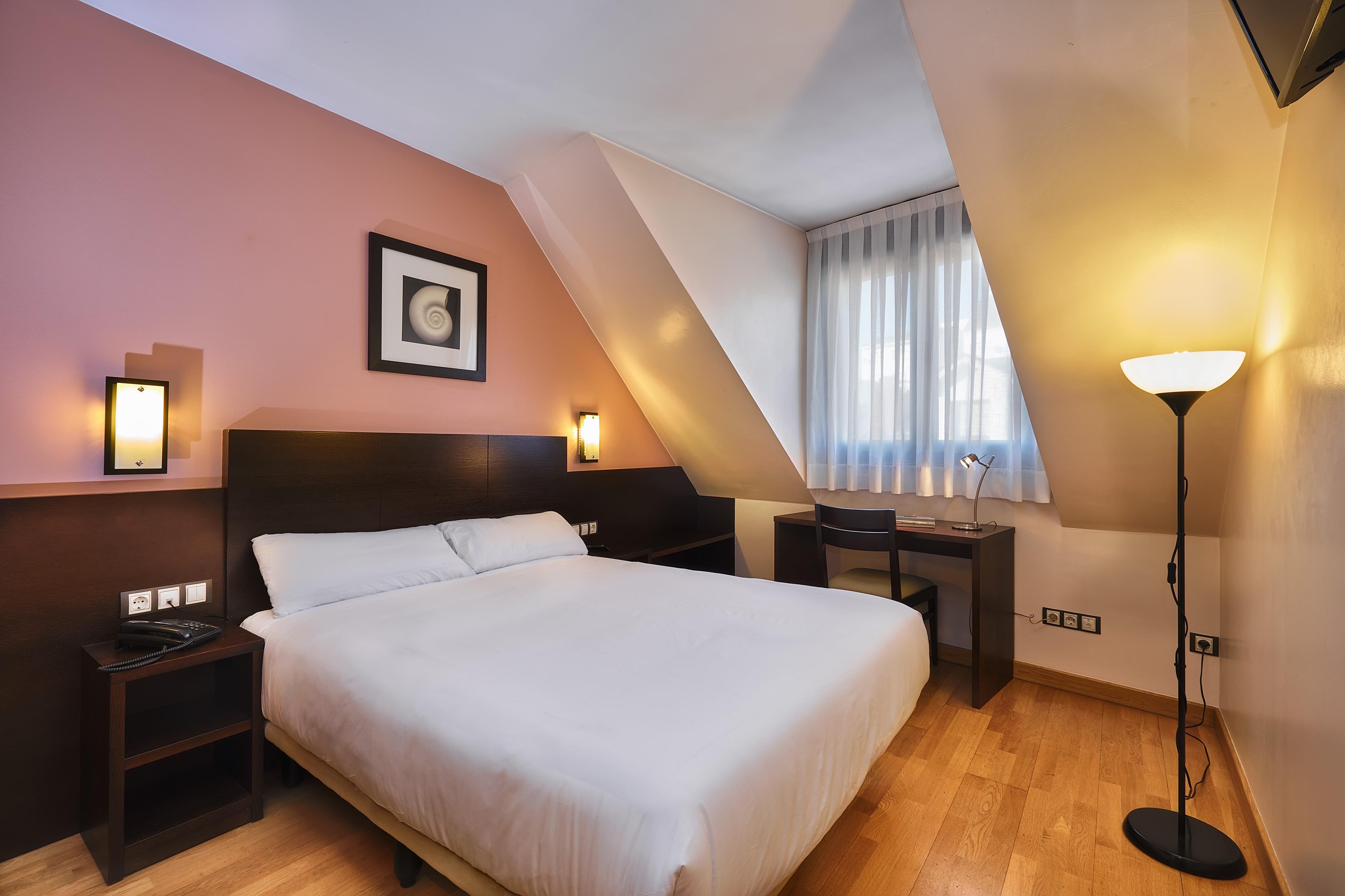 Hotel Castro Real Овьедо Экстерьер фото