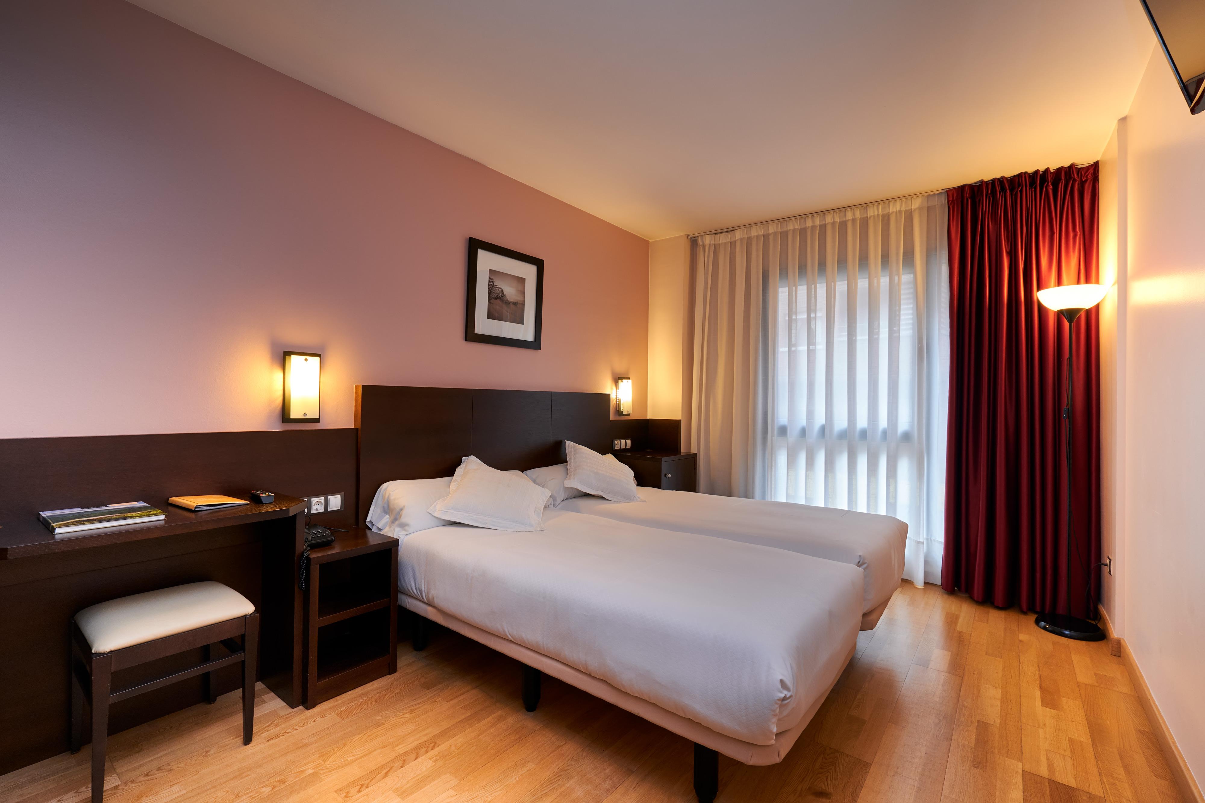 Hotel Castro Real Овьедо Экстерьер фото