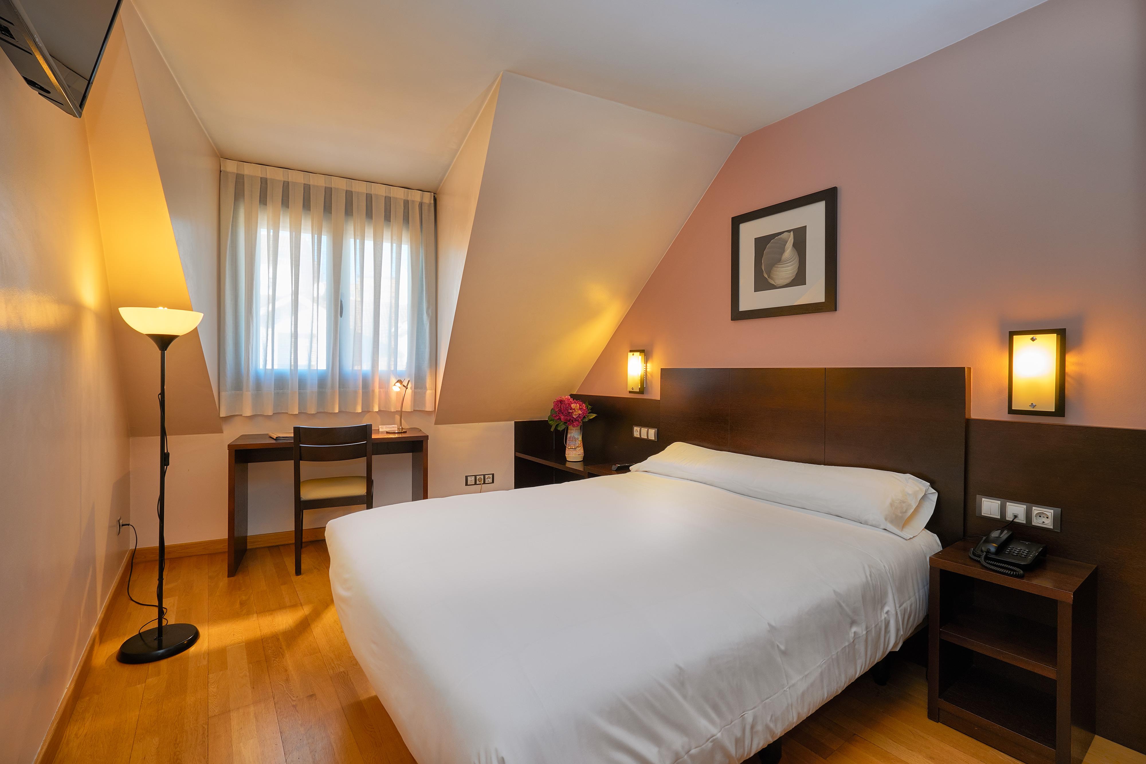 Hotel Castro Real Овьедо Экстерьер фото